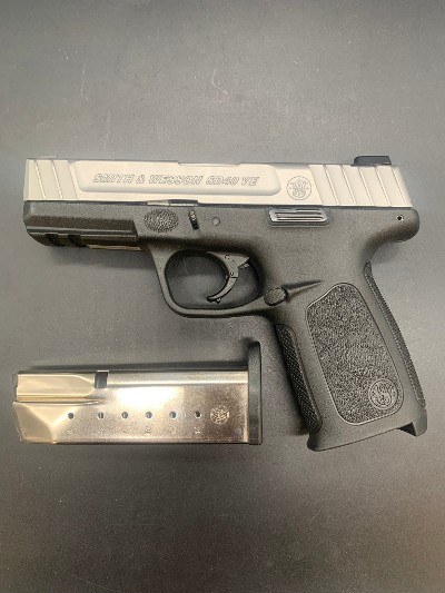 SMITH & WESSON SD40VE .40 S&W - Image 1 of 6