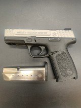 SMITH & WESSON SD40VE .40 S&W - Image 1 of 6