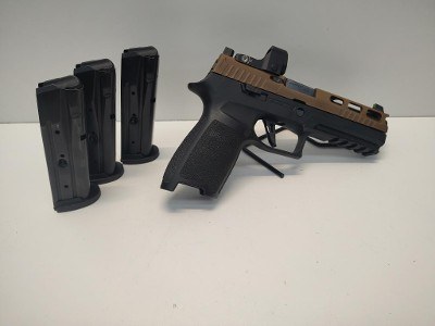 SIG SAUER P320 9MM LUGER (9x19 PARA) - Image 1 of 10