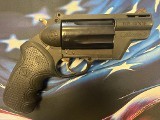 TAURUS Public Defender .45lc / .410 - 1 of 4