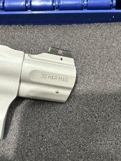 SMITH & WESSON 632 UC .32 H&R MAG - Image 8 of 14