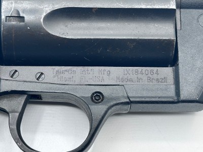 TAURUS JUDGE PUBLIC DEFENDER POLY .45 LC/.410 GA - Image 5 of 10