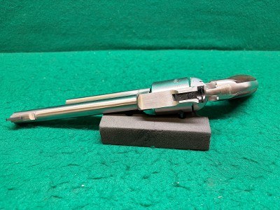RUGER NEW MODEL SUPER BLACKHAWK .44 MAGNUM - Image 17 of 25