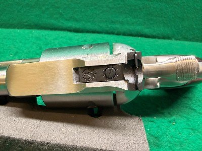 RUGER NEW MODEL SUPER BLACKHAWK .44 MAGNUM - Image 20 of 25