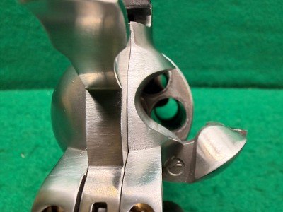 RUGER NEW MODEL SUPER BLACKHAWK .44 MAGNUM - Image 15 of 25