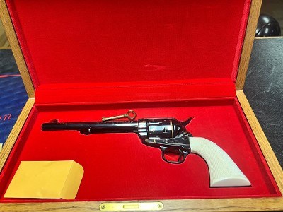 COLT SINGLE ACTION ARMY (SAA) .44-40 WIN - Image 5 of 8