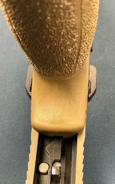 SMITH & WESSON M&P40 M2.0 .40 S&W - Image 10 of 14