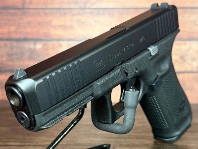 GLOCK 17, G17 Gen 5 9MM LUGER (9x19 PARA) - Image 3 of 8