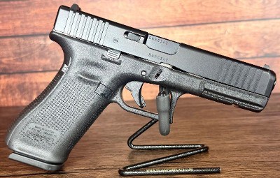 GLOCK 17, G17 Gen 5 9MM LUGER (9x19 PARA) - Image 2 of 8
