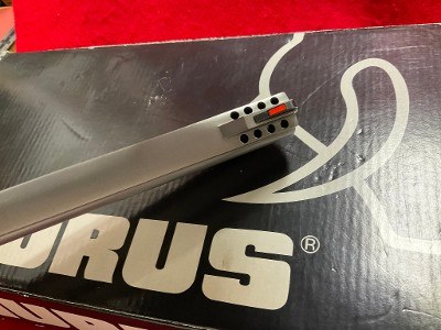 TAURUS 44 .44 MAGNUM - Image 4 of 7