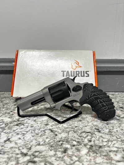 TAURUS 856 .38 Spl - Image 2 of 6