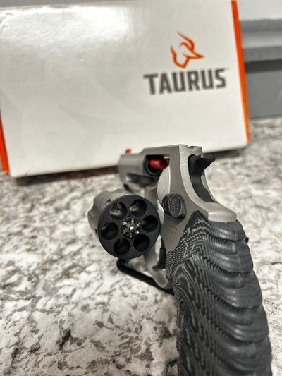 TAURUS 856 .38 Spl - Image 6 of 6