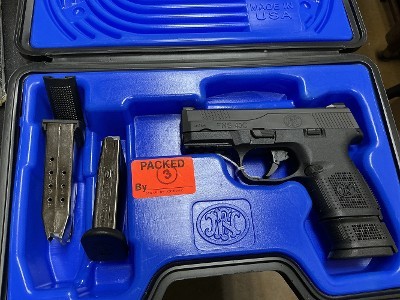 FN FNS-40C .40 S&W - Image 1 of 3