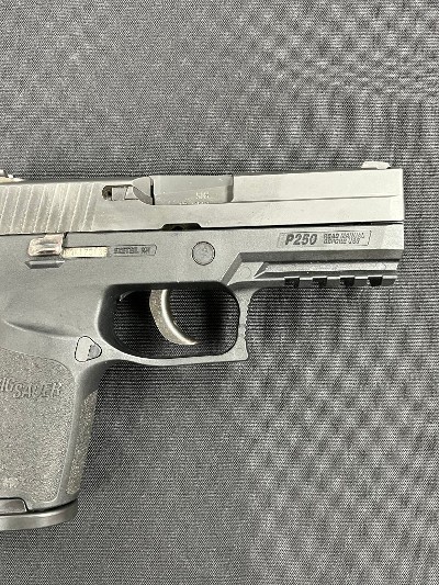 SIG SAUER P250 COMPACT .40 S&W - Image 10 of 12