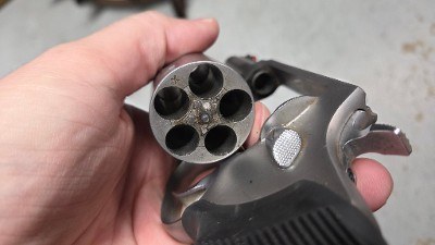TAURUS Judge Ported Barrel .45 LC/.410 GA - Image 10 of 11