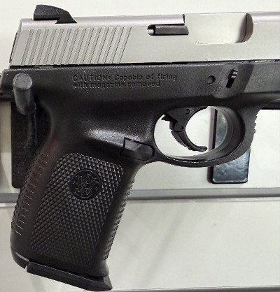 SMITH & WESSON SW40VE .40 S&W - Image 3 of 8