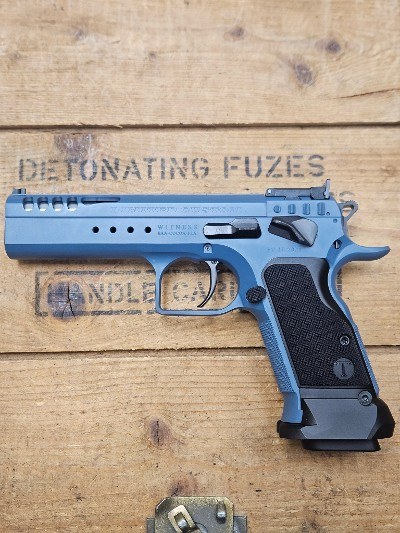 EAA WITNESS LTD CUSTOM 9MM LUGER (9x19 PARA)