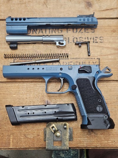 EAA WITNESS LTD CUSTOM 9MM LUGER (9x19 PARA) - Image 6 of 8