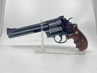 SMITH & WESSON 29 CLASSIC .44 MAGNUM - Image 2 of 5