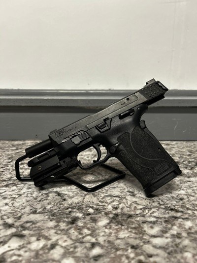 SMITH & WESSON M&P9 SHIELD EZ .9mm - Image 3 of 6