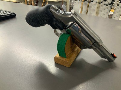 TAURUS THE JUDGE .45lc / .410 - Image 4 of 8