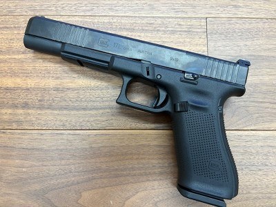 GLOCK G17L GEN 5 MOS 9MM LUGER (9x19 PARA) - Image 1 of 4