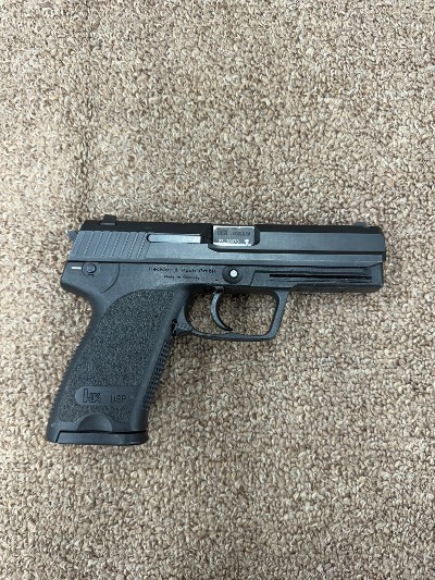 HECKLER & KOCH USP-40 .40 S&W - Image 4 of 7