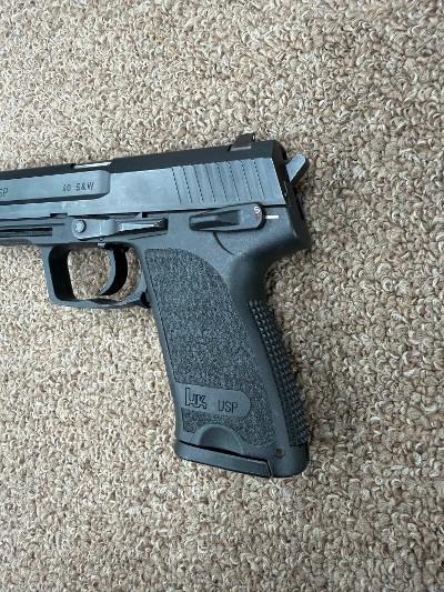HECKLER & KOCH USP-40 .40 S&W - Image 3 of 7