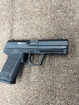 HECKLER & KOCH USP-40 .40 S&W - Image 6 of 7
