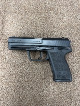 HECKLER & KOCH USP-40 .40 S&W - Image 1 of 7