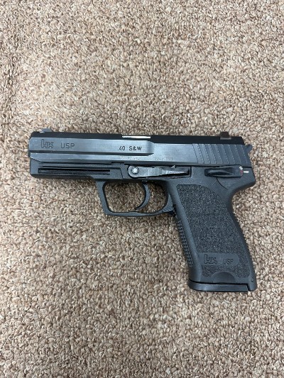 HECKLER & KOCH USP-40 .40 S&W - Image 1 of 7
