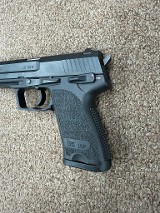 HECKLER & KOCH USP-40 .40 S&W - Image 3 of 7