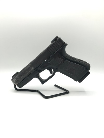 GLOCK 23 .40 S&W - Image 1 of 9