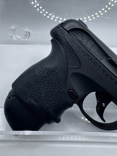 TAURUS SPECTRUM .380 ACP - Image 6 of 10