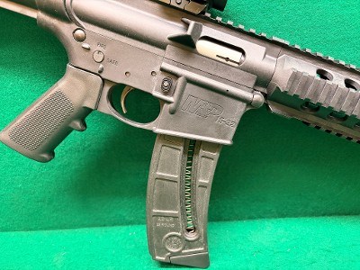 SMITH & WESSON M&P 15-22 .22 LR - Image 4 of 25