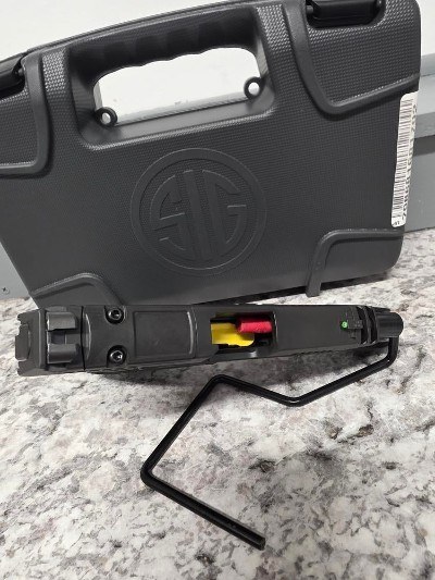 SIG SAUER P365X (COMP 10RD) 9MM LUGER (9x19 PARA) - Image 9 of 10