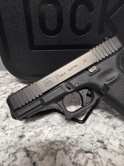 GLOCK 23 GEN 5 (PA235S203) 40 Smith & Wesson - Image 2 of 8