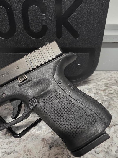 GLOCK 23 GEN 5 (PA235S203) 40 Smith & Wesson - Image 3 of 8
