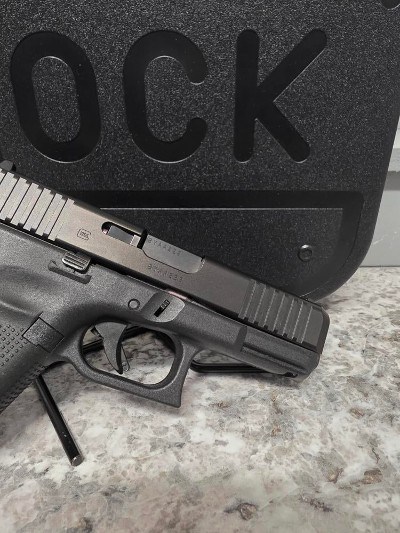 GLOCK 23 GEN 5 (PA235S203) 40 Smith & Wesson - Image 5 of 8