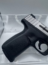 SMITH & WESSON SD9 VE .9mm - Image 5 of 10