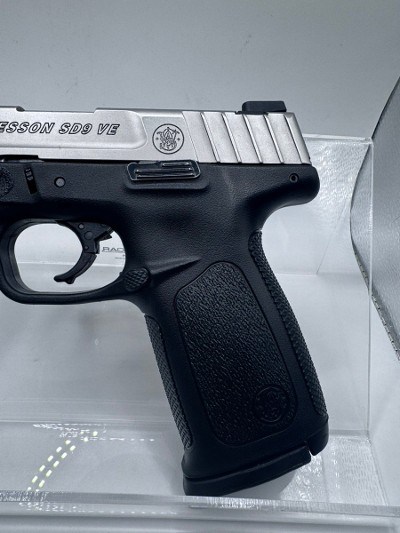 SMITH & WESSON SD9 VE .9mm - Image 3 of 10