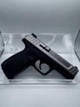 SMITH & WESSON SD9 VE .9mm - Image 4 of 10