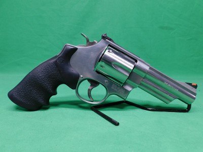SMITH & WESSON 629-5 .44 MAGNUM - Image 2 of 9