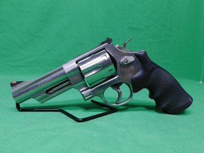 SMITH & WESSON 629-5 .44 MAGNUM - Image 3 of 9