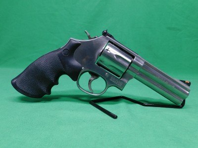 SMITH & WESSON 686 PLUS .357 MAG - Image 2 of 9
