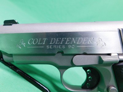 COLT DEFENDER SERIES 90 LIGHTWEIGHT .40 S&W - Image 4 of 7