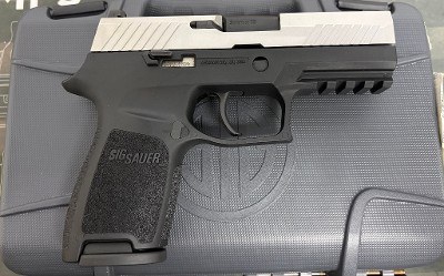SIG SAUER P320 Compact 9MM LUGER (9x19 PARA) - Image 1 of 4