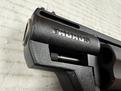 TAURUS JUDGE PUBLIC DEFENDER POLYMER .45 LC/.410 GA - Image 4 of 8