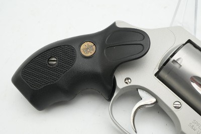 SMITH & WESSON 637-2 .38 S&W - Image 2 of 16