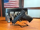 SMITH & WESSON M&P22 COMPACT .22LR/.22MAG - Image 1 of 5